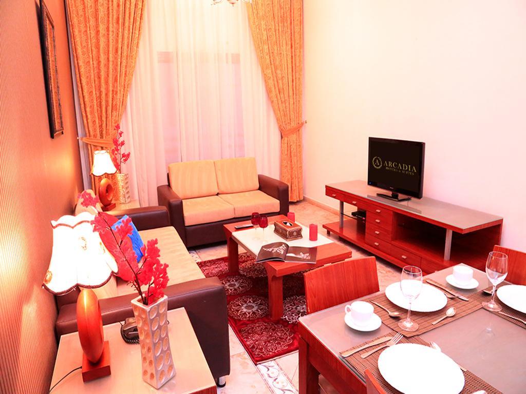 Arcadia Hotel Suites Sardzsa Szoba fotó